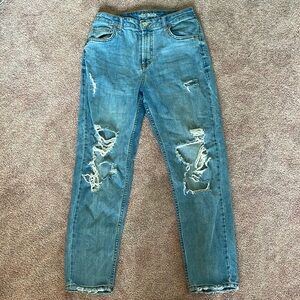 Women’s wild fable ripped jeans size 4 high rise mom jean, super comfy stretchy